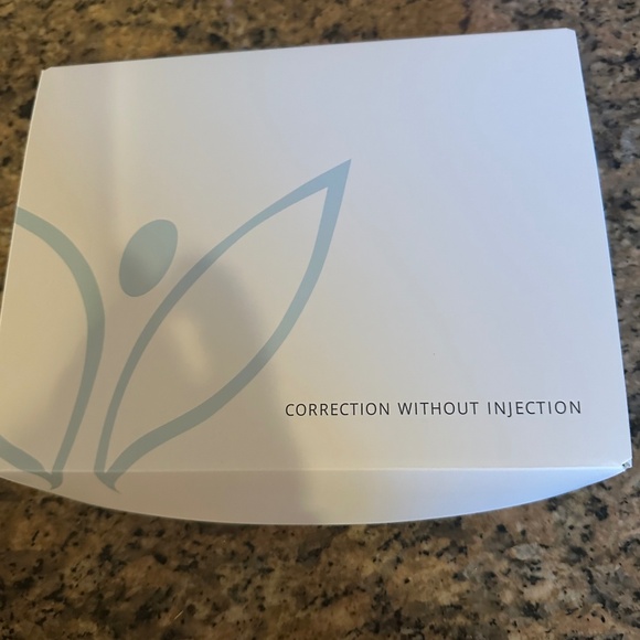 Angel Lift Dermastrips- BRAND NEW IN BOX - Picture 3 of 3